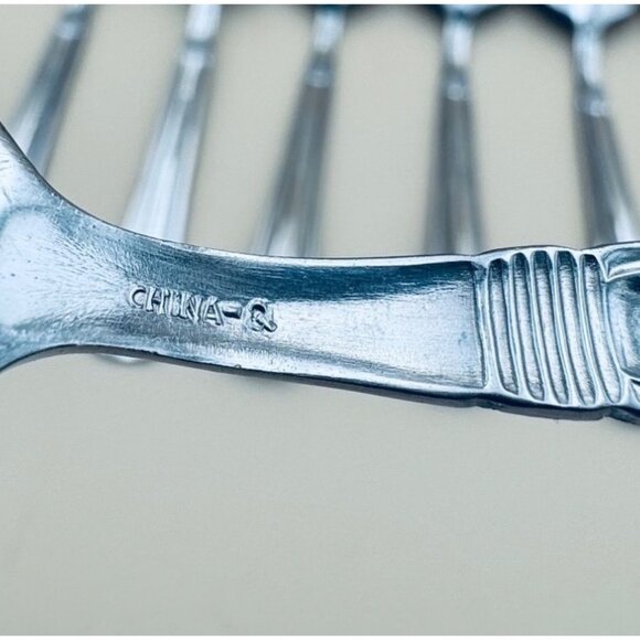 8 Pfaltzgraff KENILWORTH Soup Spoons 18/10 Stainless Steel Discontinued 6 3/4" - Picture 5 of 6